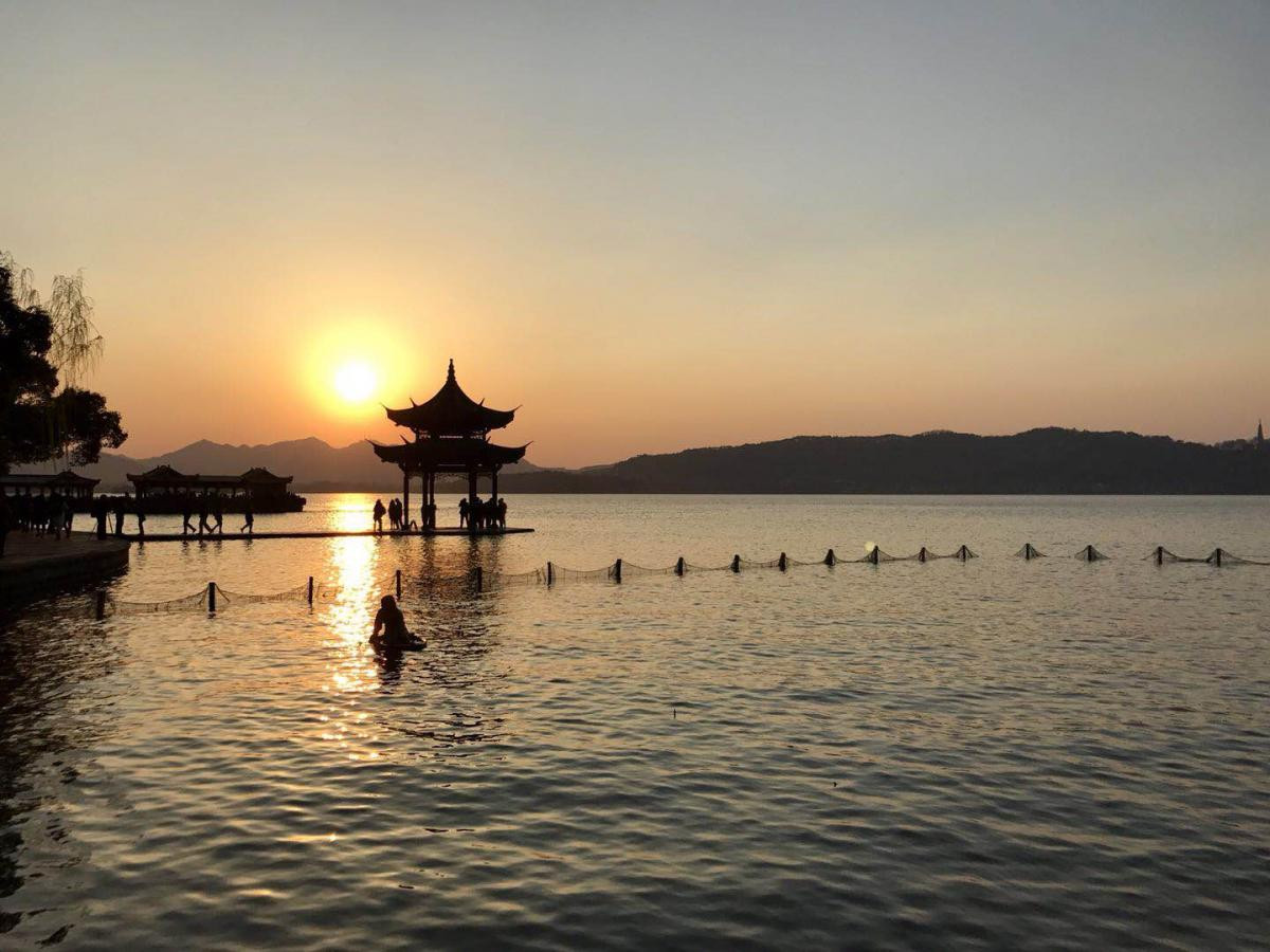 hangzhou west lake sightseeing